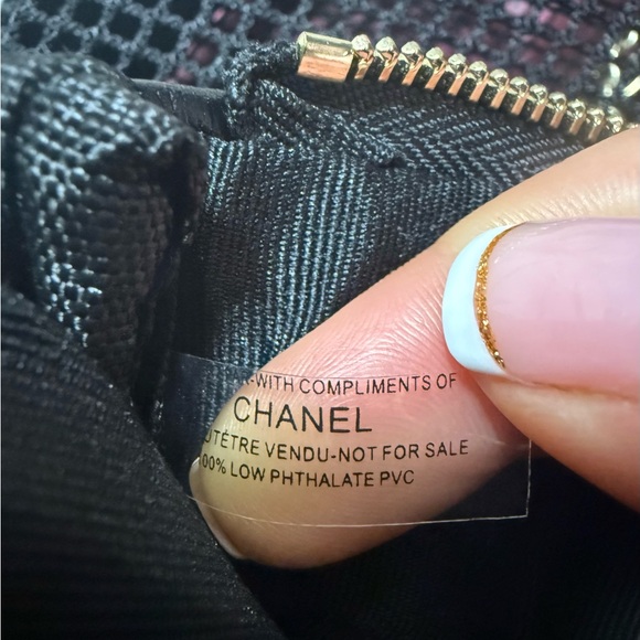 Chanel Black and Gold Mesh Half Moon Shoulder Bag NWT VIP GIFT WITH PURCHASE GWP - Picture 12 of 12